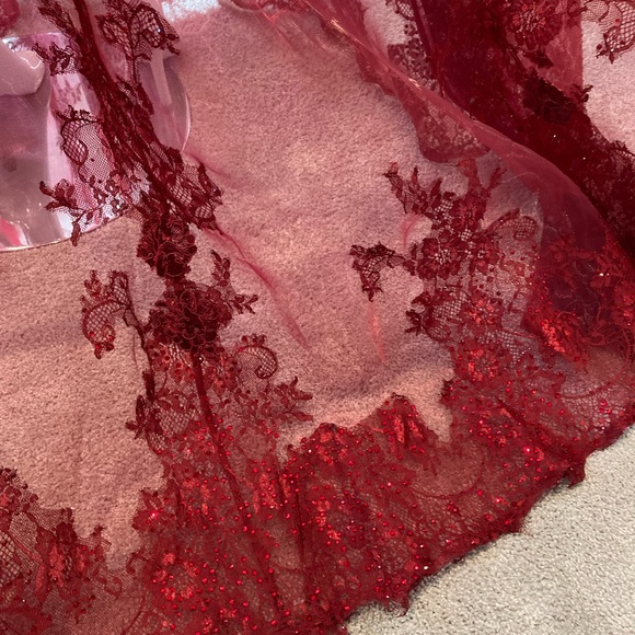 New elegant dress/gown - Picture 16 of 17